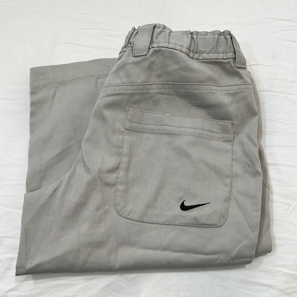 Nike Golf Boys Adjustable Waist Dri-Fit Shorts Stone Size L (14-16)